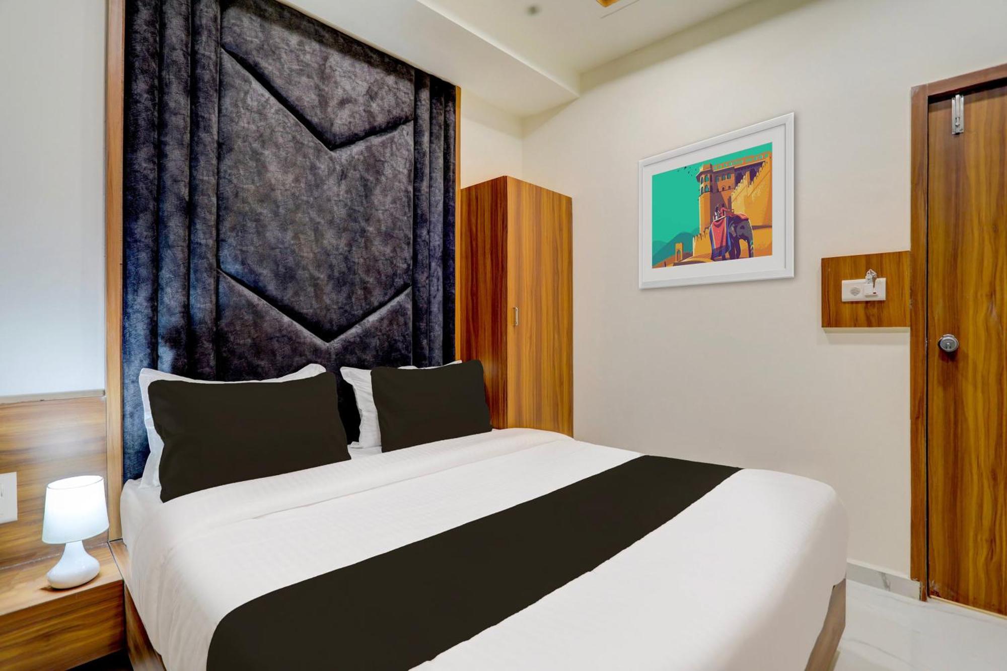 Hotel O Sun Light Ahmedabad Exteriör bild