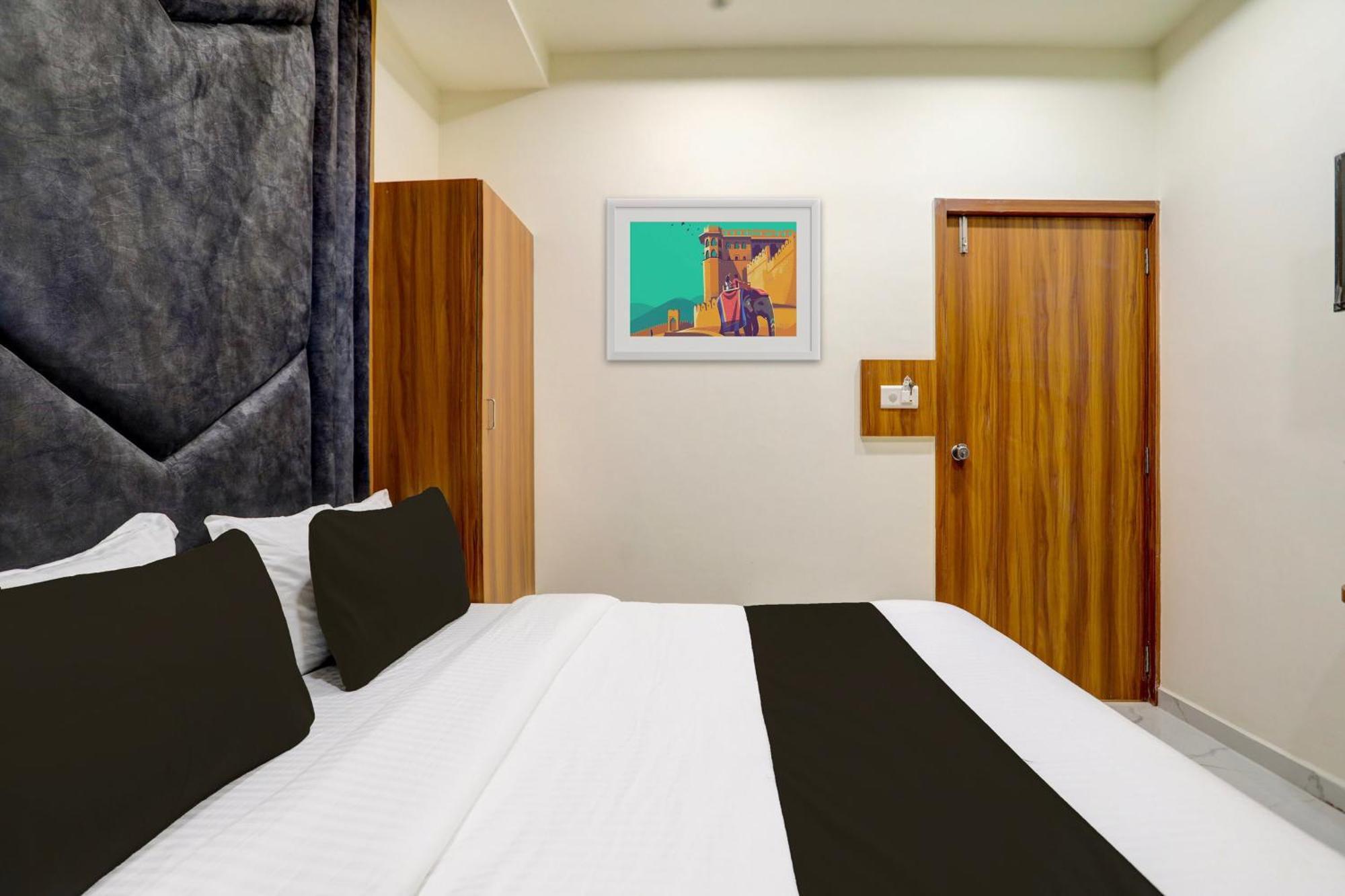 Hotel O Sun Light Ahmedabad Exteriör bild