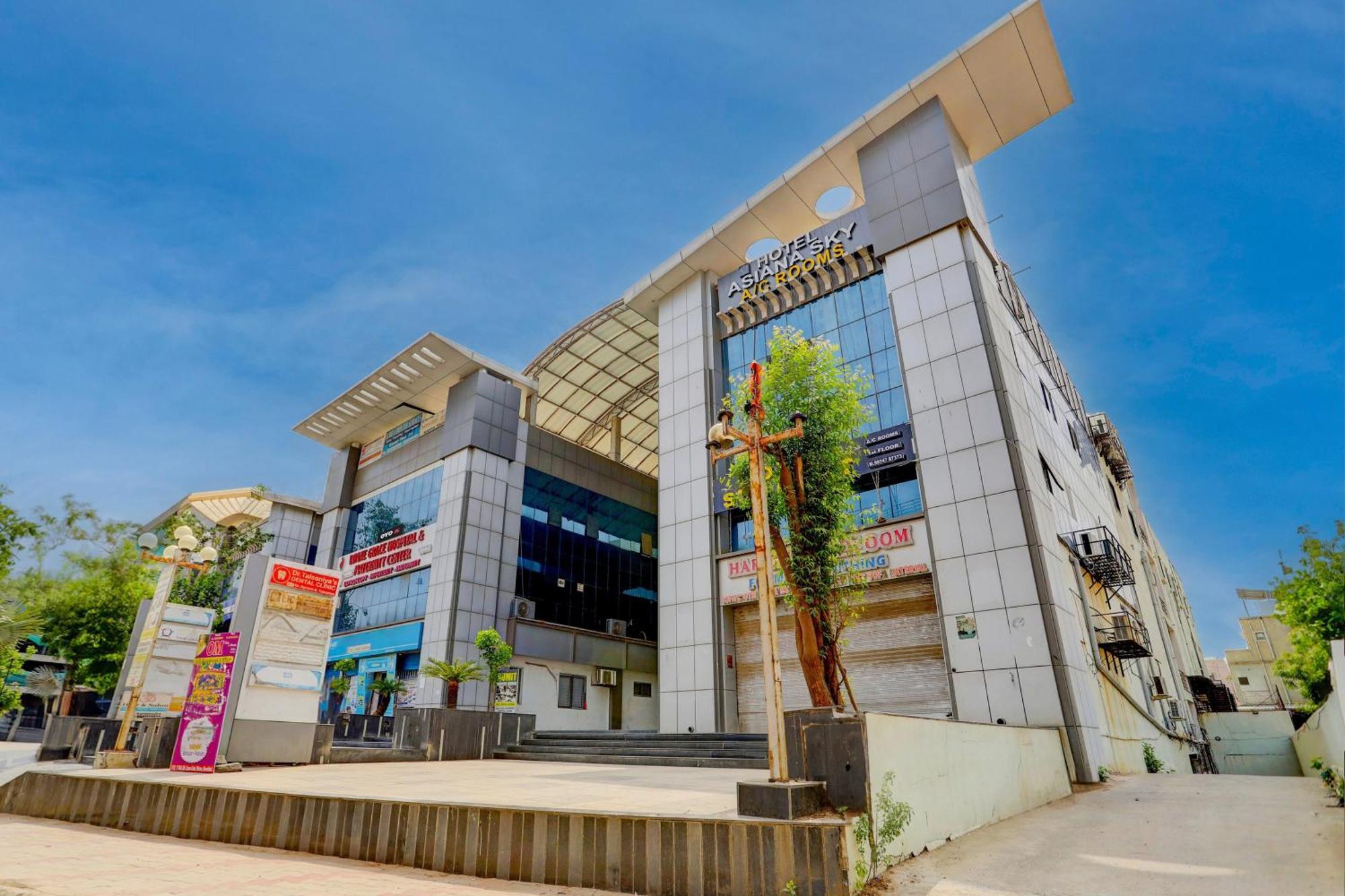 Hotel O Sun Light Ahmedabad Exteriör bild