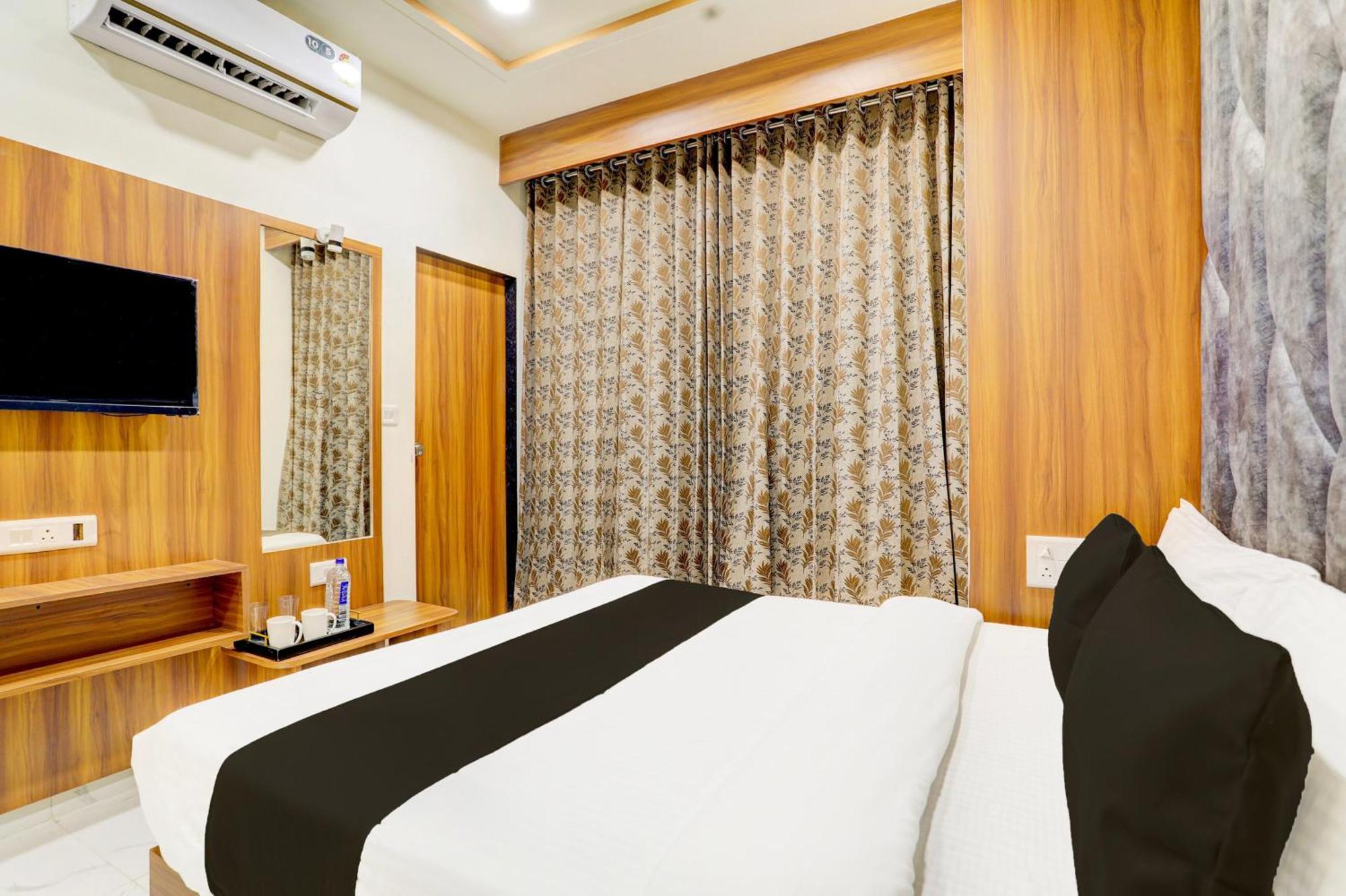 Hotel O Sun Light Ahmedabad Exteriör bild